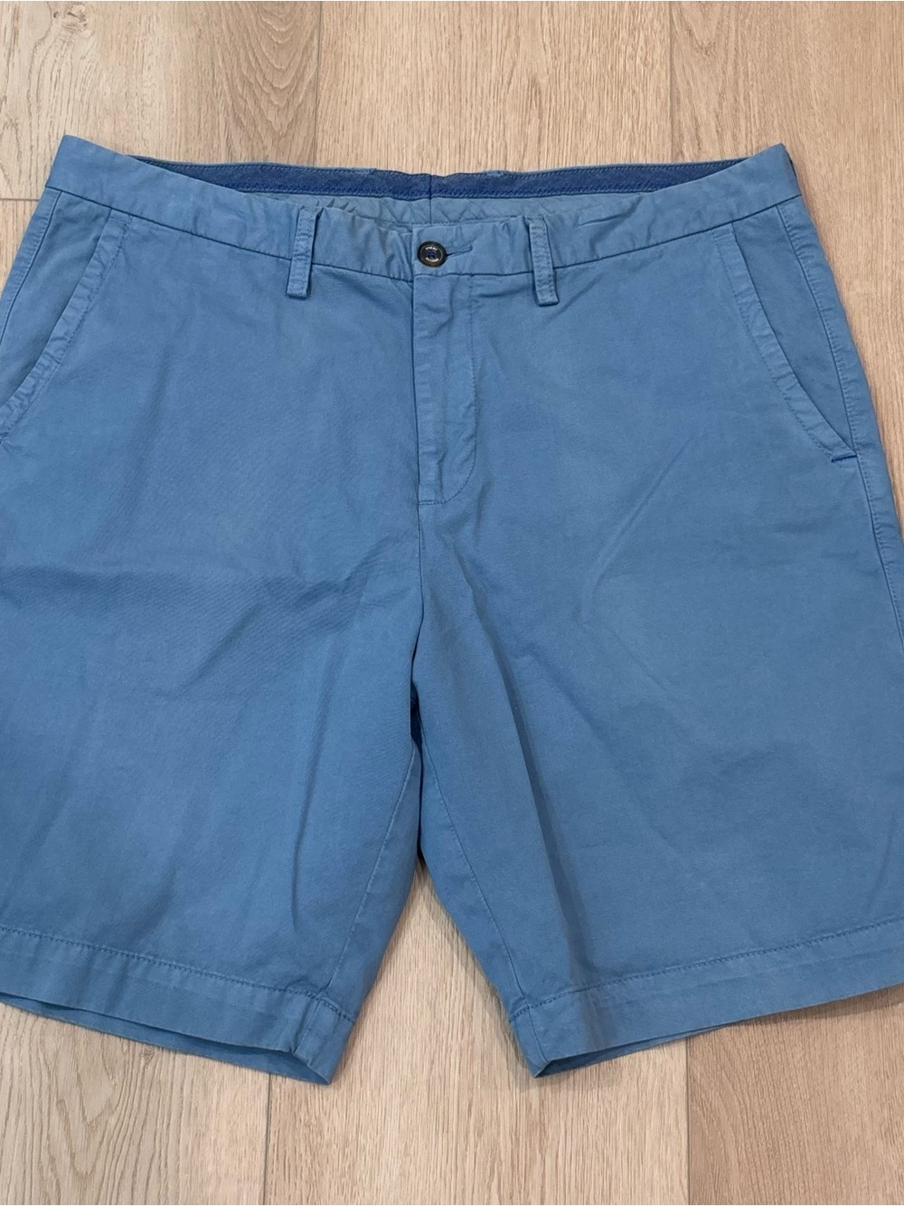 Tommy Bahama Light Blue Cotton Flat-Front Shorts 10” Size 36